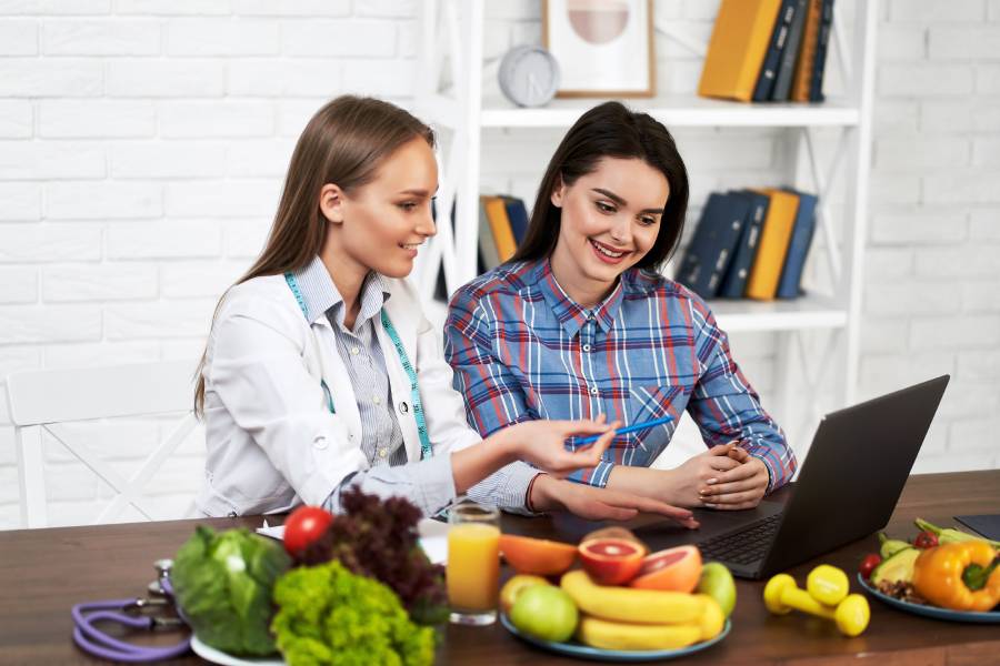 Nutritionist Vs Dietitian Vs Naturopathic Nutrition